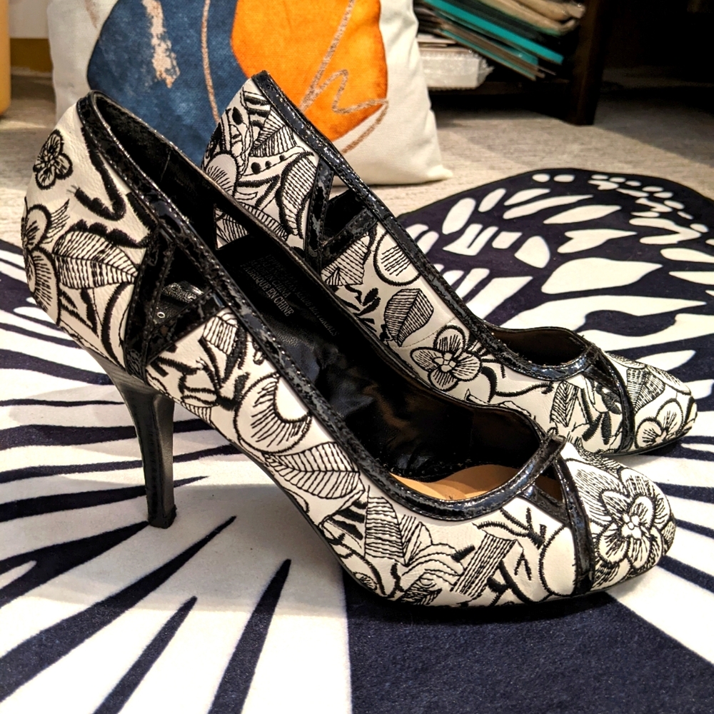 Stunning Black and White🤍🖤 Women's Heels